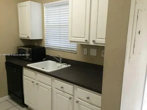 1731 NW 96th Terrace Pembroke Pines FL 33024