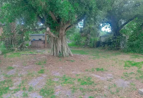 309 N 17th Street Fort Pierce FL 34950