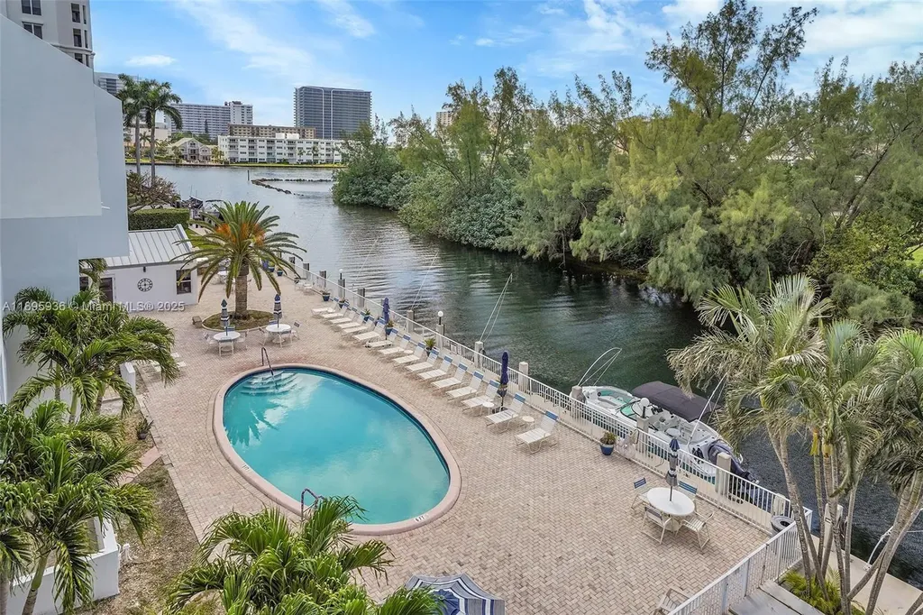 2860 NE 14th St Causeway Pompano Beach FL 33062