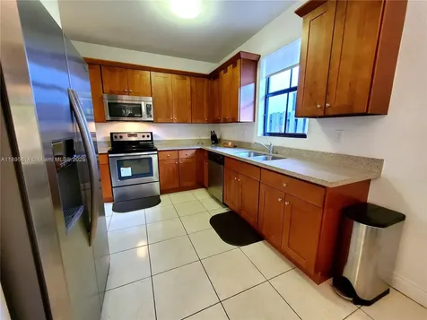 9731 NW 10th Terrace Miami FL 33172
