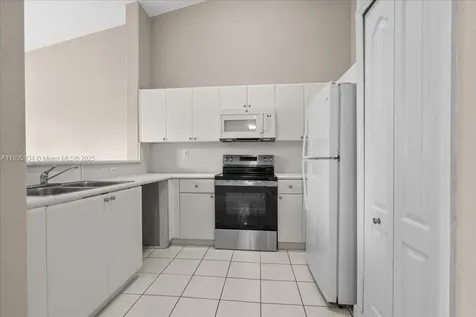 1677 SE 27th Court Homestead FL 33035