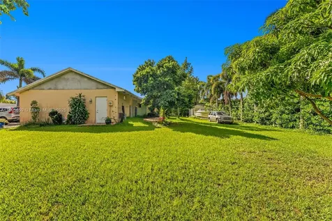 18102 SW 88th Place Palmetto Bay FL 33157