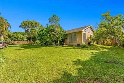 18102 SW 88th Place Palmetto Bay FL 33157