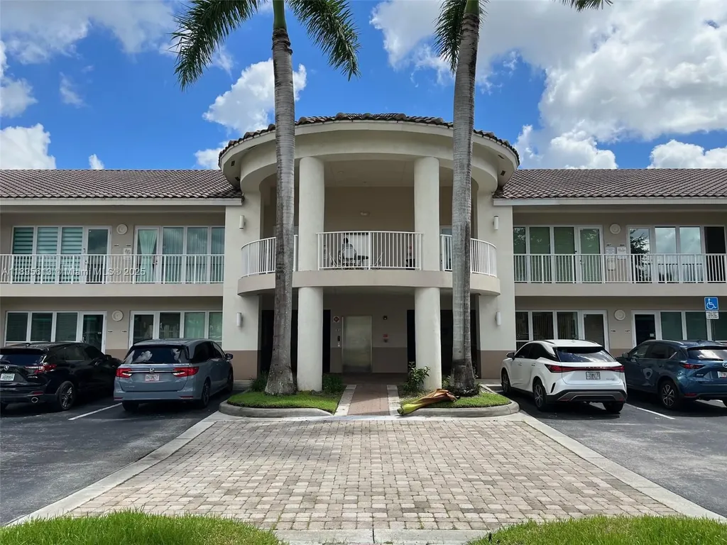 5220 S University Drive Davie FL 33328