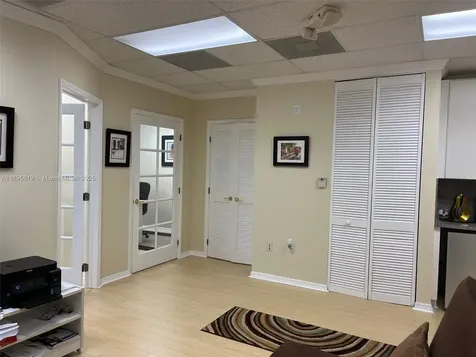 5220 S University Drive Davie FL 33328