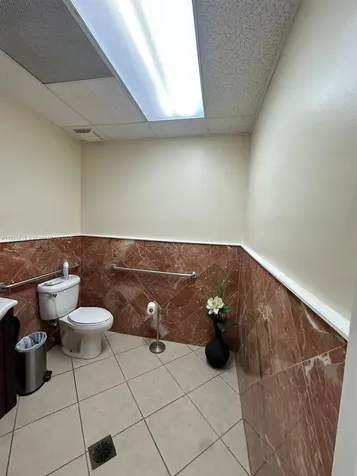 5220 S University Drive Davie FL 33328