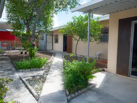 1242 SW 21st Terrace Miami FL 33145
