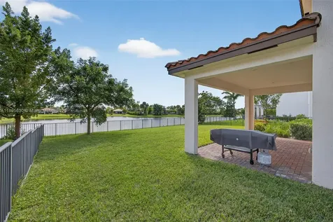 1310 Whitcombe Drive Royal Palm Beach FL 33411