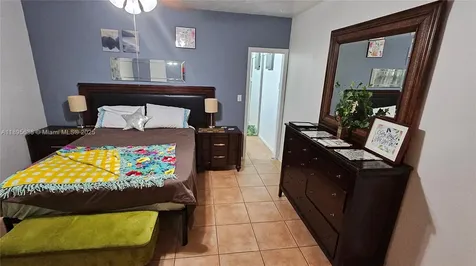 4201 SW 60th South Miami FL 33155