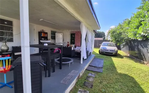 10305 SW 149th Terrace Miami FL 33176