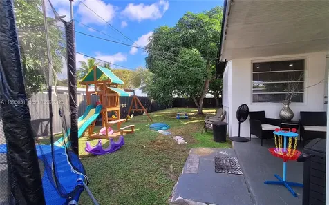 10305 SW 149th Terrace Miami FL 33176