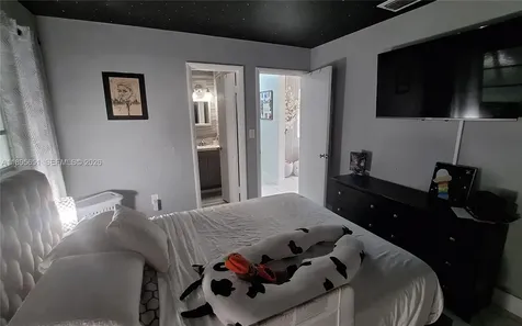 10305 SW 149th Terrace Miami FL 33176