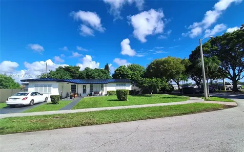 10305 SW 149th Terrace Miami FL 33176