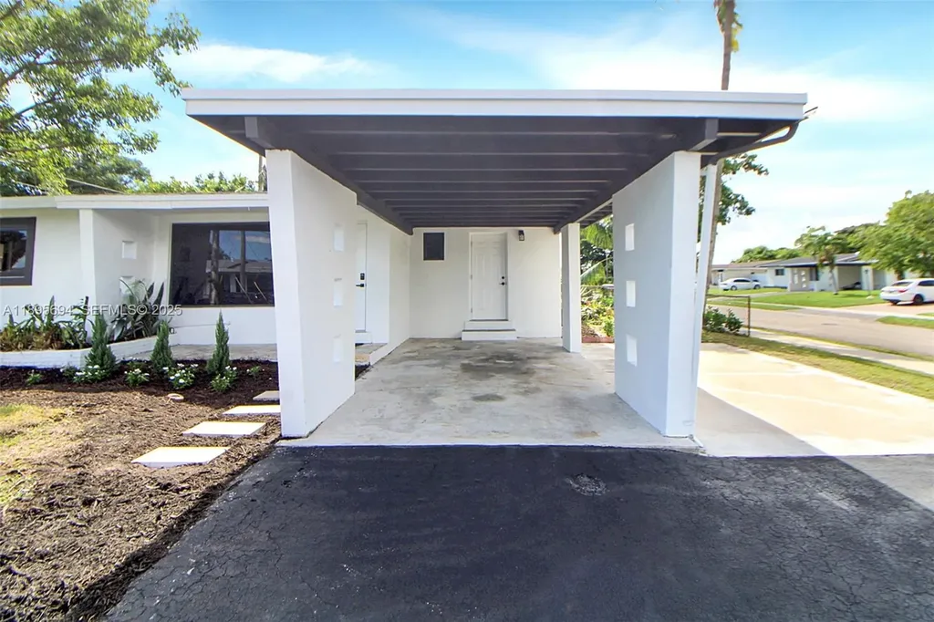 2880 SW 2nd Street Fort Lauderdale FL 33312