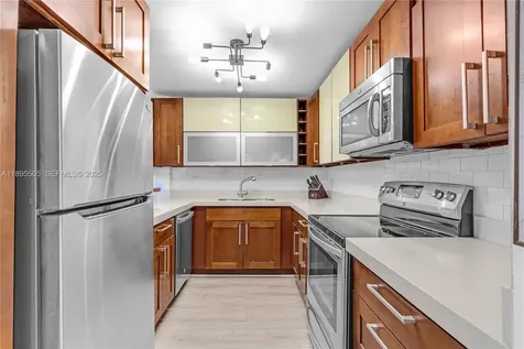 5845 Collins Avenue Miami Beach FL 33140
