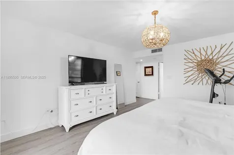 5845 Collins Avenue Miami Beach FL 33140