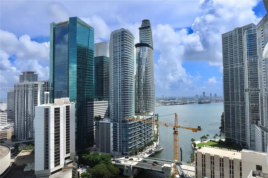 41 SE 5th Street Miami FL 33131