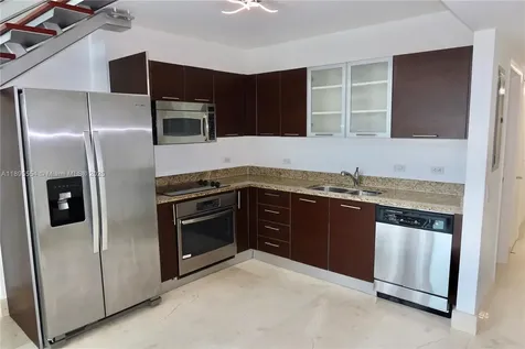 41 SE 5th Street Miami FL 33131