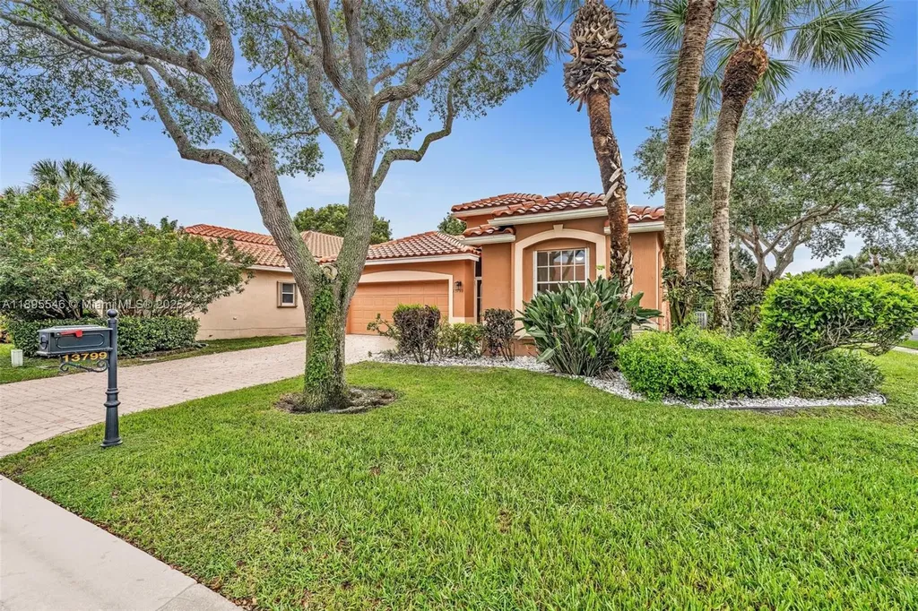 13799 Via Nadina Delray Beach FL 33446