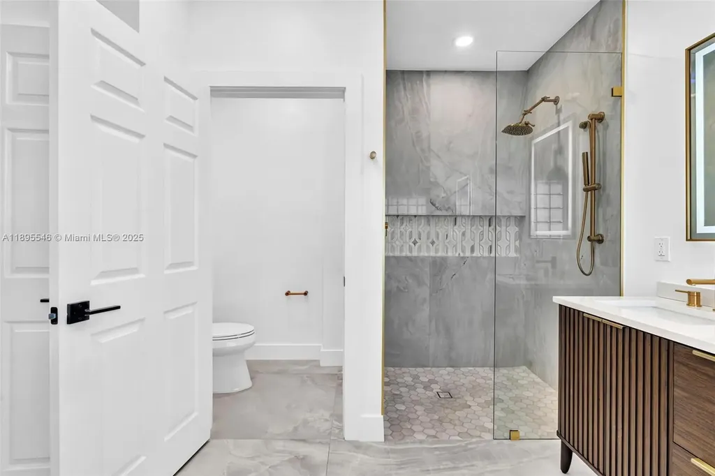 13799 Via Nadina Delray Beach FL 33446