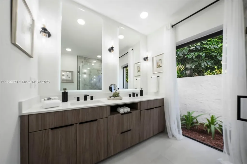 1500 NW 108th Way Coral Springs FL 33071