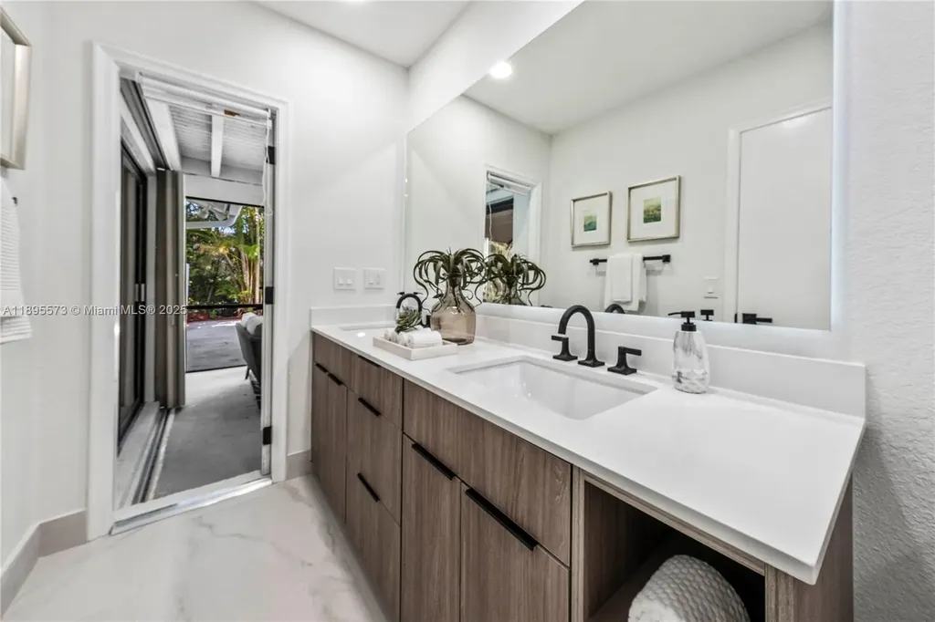 1500 NW 108th Way Coral Springs FL 33071