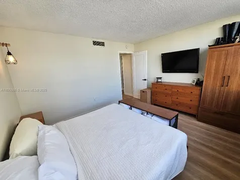 18061 Biscayne Boulevard Aventura FL 33160