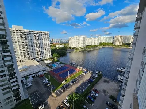18061 Biscayne Boulevard Aventura FL 33160