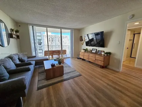 18061 Biscayne Boulevard Aventura FL 33160