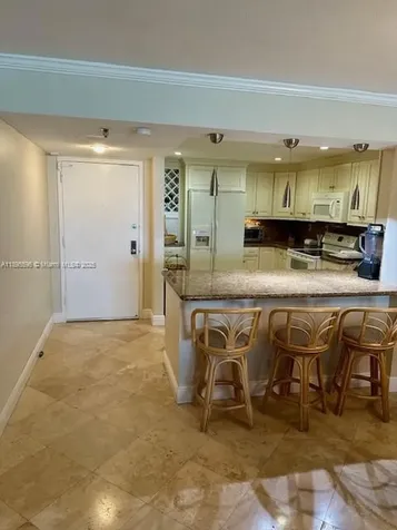 2625 Collins Avenue Miami Beach FL 33140