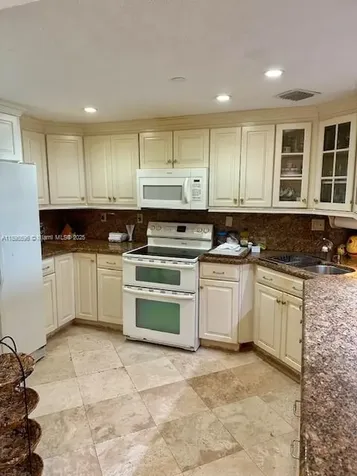 2625 Collins Avenue Miami Beach FL 33140