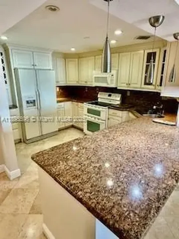 2625 Collins Avenue Miami Beach FL 33140