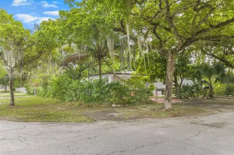 12037 NW 8th Avenue North Miami FL 33168