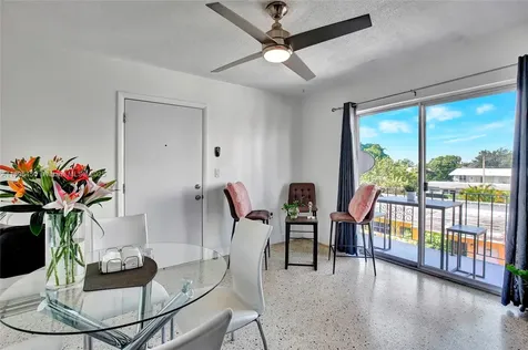 458 SW 9th Street Miami FL 33130
