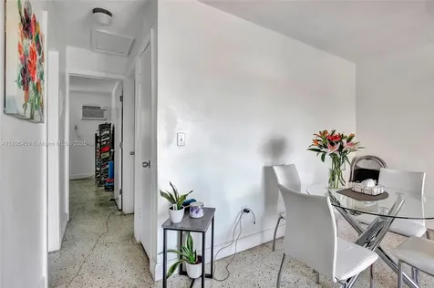 458 SW 9th Street Miami FL 33130