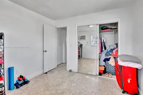 458 SW 9th Street Miami FL 33130