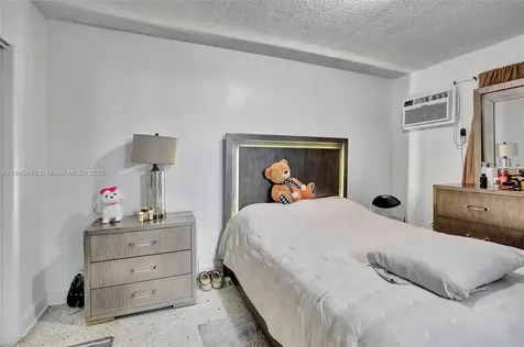458 SW 9th Street Miami FL 33130