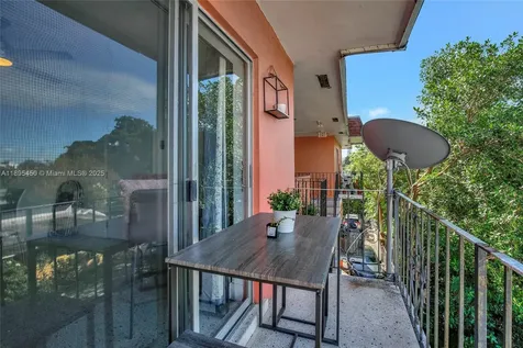 458 SW 9th Street Miami FL 33130