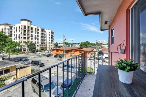 458 SW 9th Street Miami FL 33130