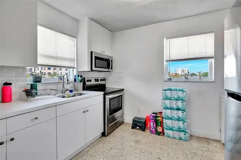 458 SW 9th Street Miami FL 33130