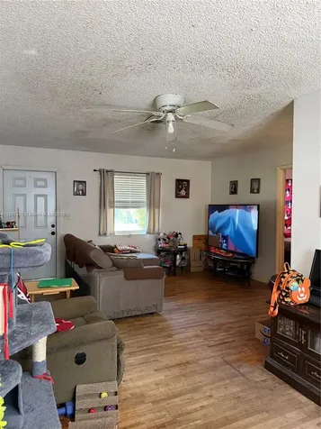 7508 Farragut Street Hollywood FL 33024