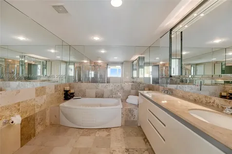 1455 Ocean Drive Miami Beach FL 33139