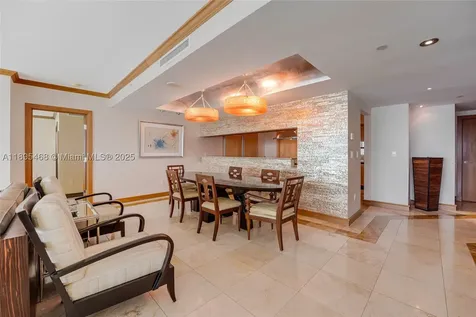 1455 Ocean Drive Miami Beach FL 33139