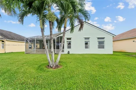 172 NW Magnolia Lakes Boulevard Port St. Lucie FL 34986