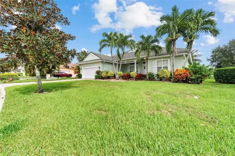 172 NW Magnolia Lakes Boulevard Port St. Lucie FL 34986