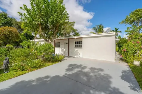 1585 NE 139th Street North Miami FL 33161