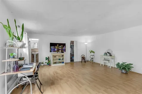 1585 NE 139th Street North Miami FL 33161