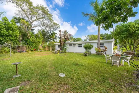 1585 NE 139th Street North Miami FL 33161
