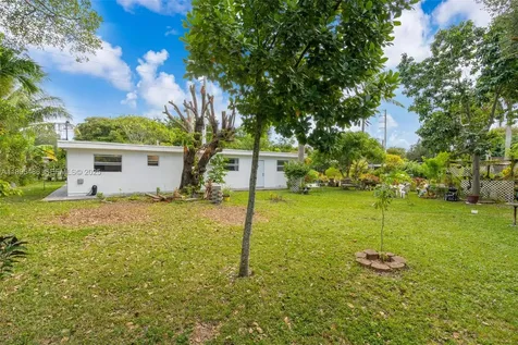1585 NE 139th Street North Miami FL 33161