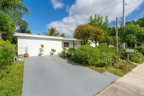 1585 NE 139th Street North Miami FL 33161